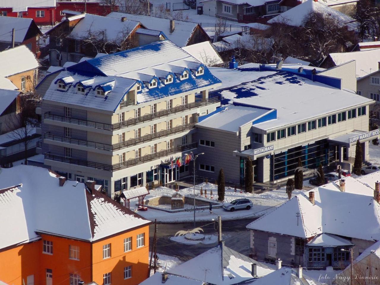 Hotel Ineul Rodna Eksteriør billede